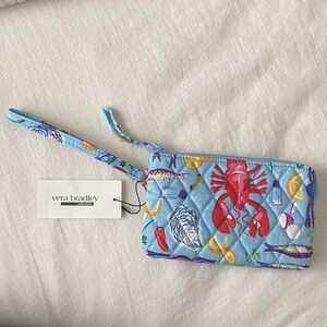 Essential zip wristlet Seafood Boil Pattern